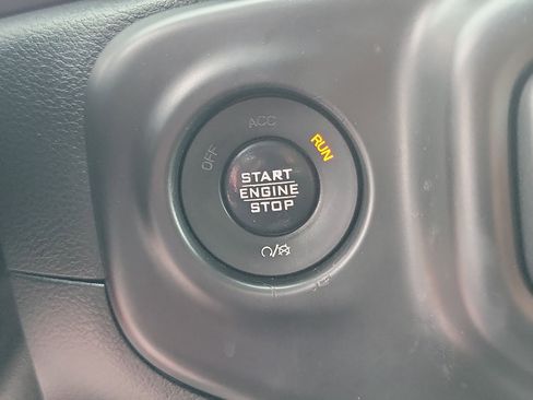 Used 2018 Jeep Wrangler Unlimited Sport S AWD/4WD image 29