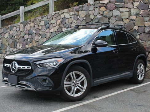 Used 2022 Mercedes-Benz GLA 250 GLA 250 4MATIC Sport Utility 4 image 2