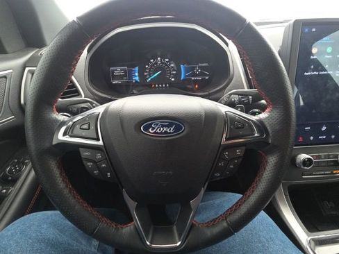 Used 2022 Ford Edge ST-Line w/ Class II Trailer Tow Package image 40