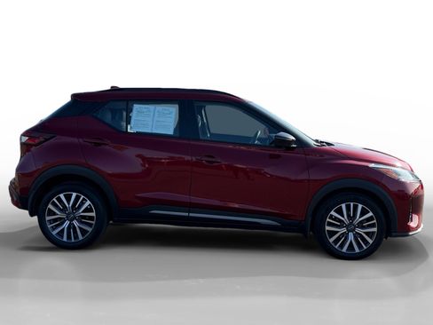 Used 2023 Nissan Kicks SR w/ SR Premium Package image 6