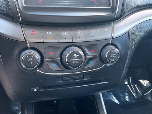 Used 2020 Dodge Journey Crossroad FWD image 33