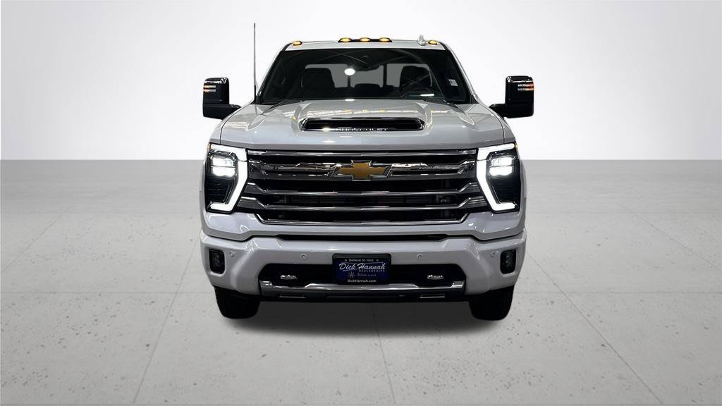 Used 2024 Chevrolet Silverado 3500 High Country w/ High Country Premium Package AWD/4WD image 4
