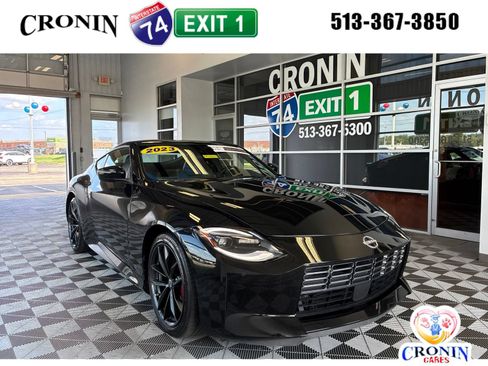 Used 2023 Nissan Z w/ Floor Mat Package (L93) RWD image 1