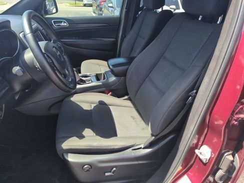 Used 2020 Jeep Grand Cherokee Laredo RWD image 11