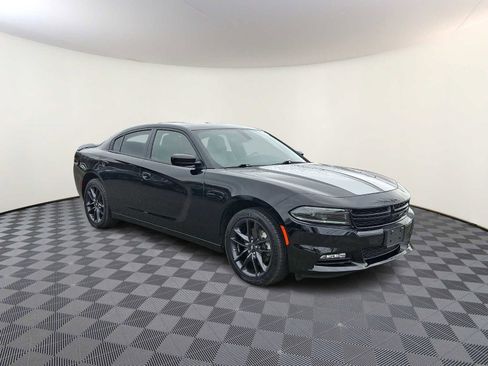 Used 2022 Dodge Charger SXT w/ Plus Group image 4