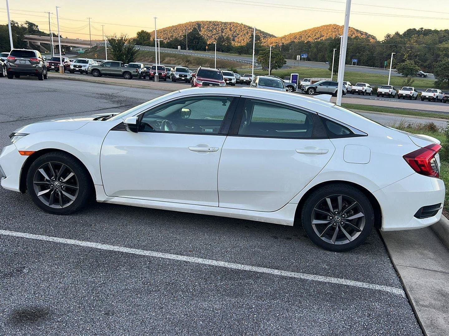 Used 2021 Honda Civic EX-L image 2