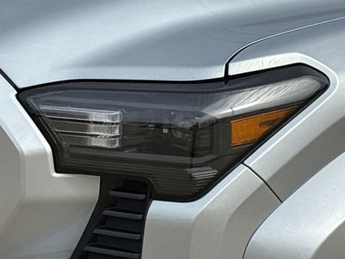 Used 2024 Toyota Tacoma TRD Sport w/ TRD Sport Upgrade Package image 4