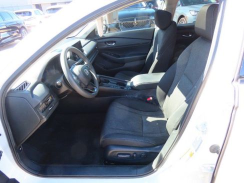Used 2023 Honda Accord EX image 23