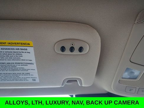 Used 2023 Lincoln Nautilus FWD w/ Premium Package image 28