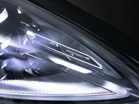 New 2026 Porsche Macan AWD/4WD image 16