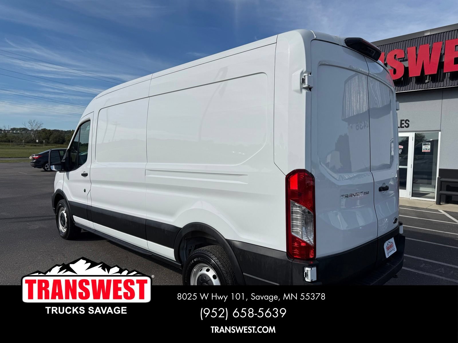 Used 2025 Ford Transit 250 148 Medium Roof RWD image 3