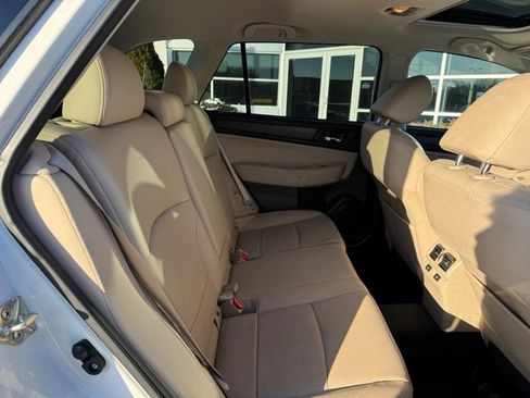 Used 2017 Subaru Outback 2.5i Limited image 12