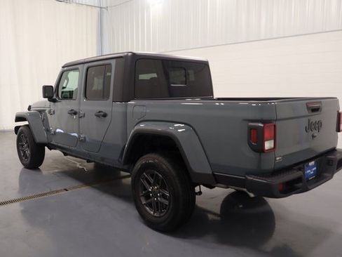 New 2025 Jeep Gladiator Sport image 6