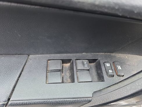 Used 2014 Toyota Corolla S Premium FWD image 18