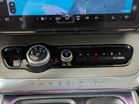 Certified 2025 Ford Expedition Max Platinum AWD/4WD image 18