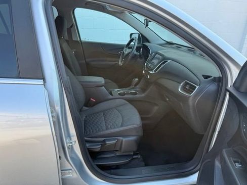 Used 2021 Chevrolet Equinox LT FWD image 17
