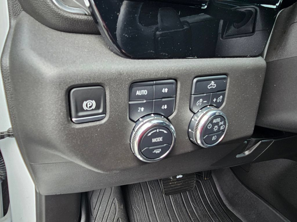 Used 2025 GMC Sierra 1500 Elevation AWD/4WD image 17