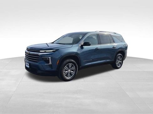 Certified 2025 Chevrolet Traverse LT image 4