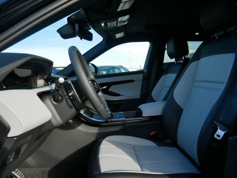 New 2026 Land Rover Range Rover Evoque Dynamic SE image 3