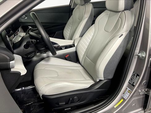 Certified 2022 Hyundai Elantra Limited w/ Preferred Accessory Package FWD image 20