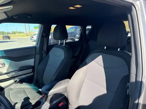 Used 2018 Kia Soul + w/ Audio Package FWD image 15