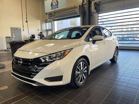 Certified 2025 Nissan Versa SV w/ Trunk Package image 3