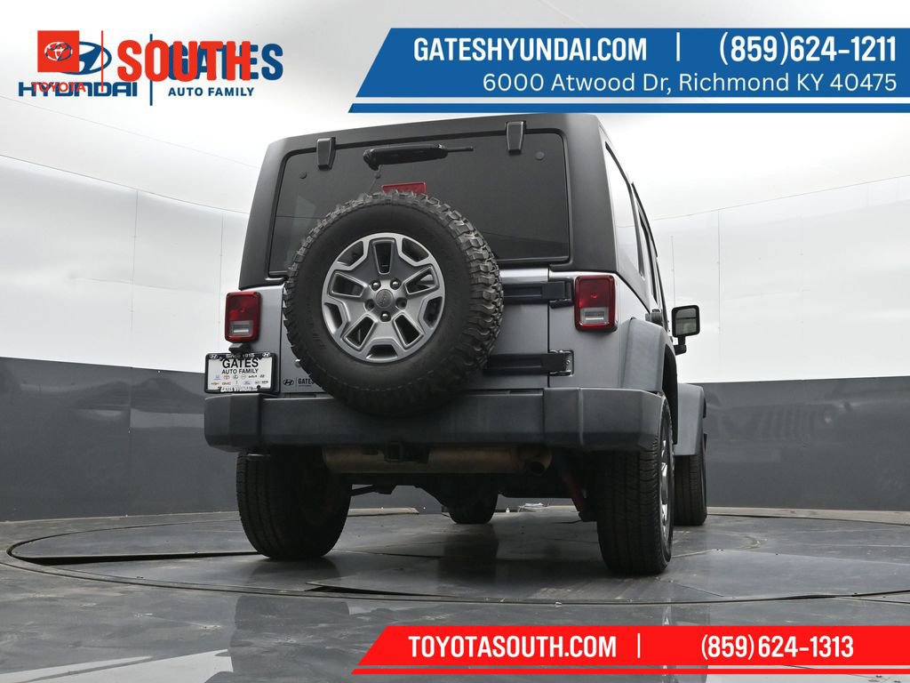 Used 2015 Jeep Wrangler Unlimited Rubicon w/ Max Tow Package AWD/4WD image 27