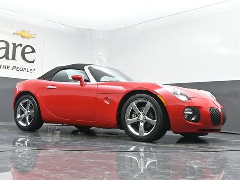 Used 2007 Pontiac Solstice GXP w/ Premium Package image 2