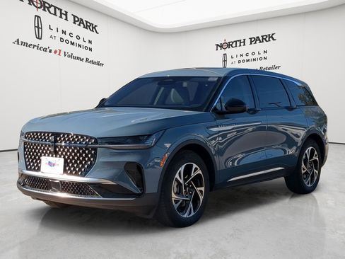 New 2026 Lincoln Nautilus Premier w/ Equipment Group 102A AWD/4WD image 7
