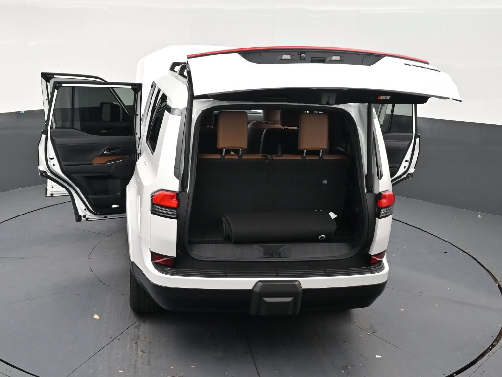 Used 2024 Lexus GX 550 w/ Cold Area Package AWD/4WD image 32