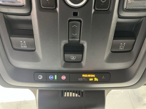 Certified 2025 Chevrolet Suburban Premier w/ Sun And Tow Package image 31