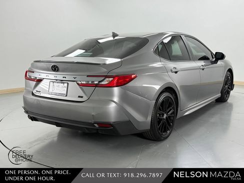Used 2025 Toyota Camry SE w/ Convenience Package FWD image 6