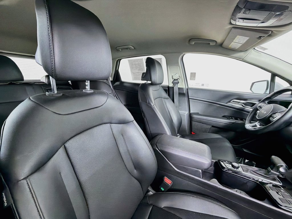 Used 2024 Kia Sportage EX FWD image 28