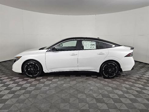 New 2026 Nissan Sentra SR w/ SR Premium Package FWD image 8