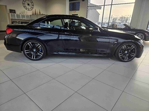 Used 2016 BMW M4 Convertible image 2