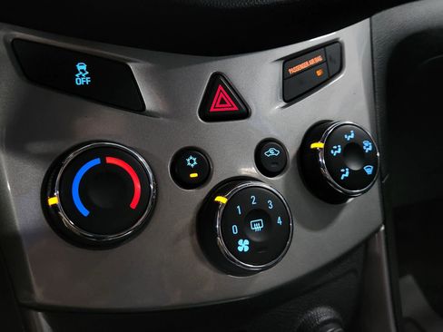 Used 2016 Chevrolet Trax LT w/ LT Convenience Package image 29