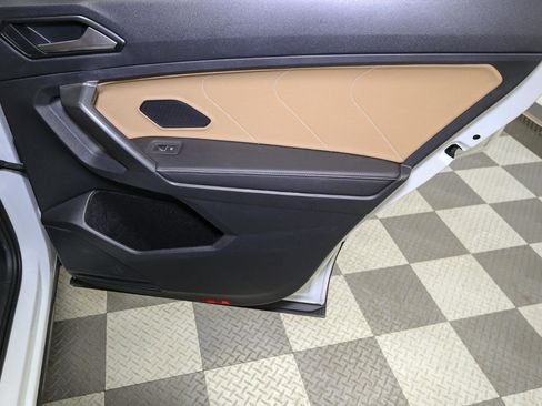 Certified 2022 Volkswagen Tiguan SE w/ Panoramic Sunroof Package image 27