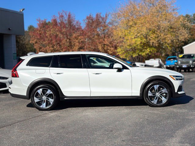 Used 2024 Volvo V60 B5 Cross Country Plus AWD/4WD image 6