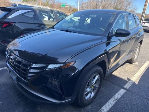 Used 2024 Hyundai Tucson SE image 3