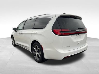 New 2026 Chrysler Pacifica Pinnacle