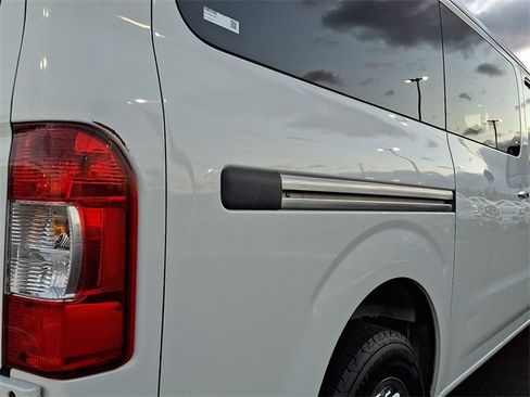 Used 2015 Nissan NV 3500 SV w/ Technology Package image 8