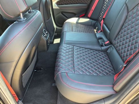 Used 2022 Genesis G70 3.3T RWD image 11
