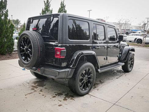 Used 2023 Jeep Wrangler Sahara image 11