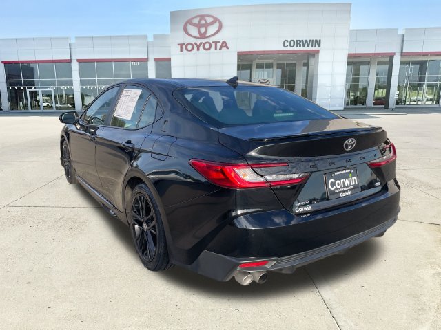Used 2025 Toyota Camry SE FWD image 3