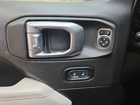 Used 2021 Jeep Gladiator Overland AWD/4WD image 26