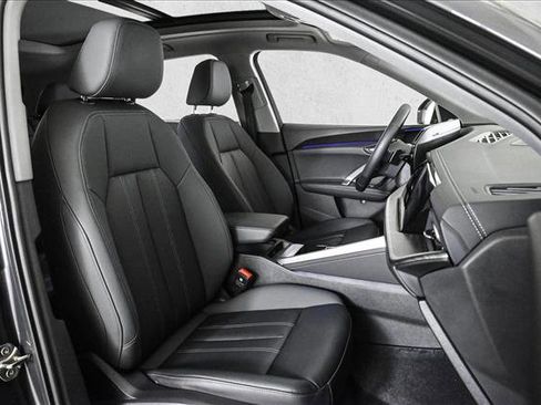 Used 2025 Audi Q5 Premium w/ Convenience Package image 22