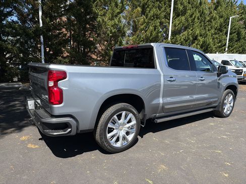 Used 2025 Chevrolet Silverado 1500 High Country image 10