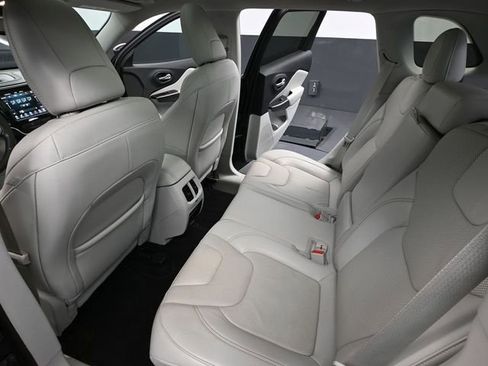 Used 2019 Jeep Cherokee Limited w/ Trailer Tow Group image 38