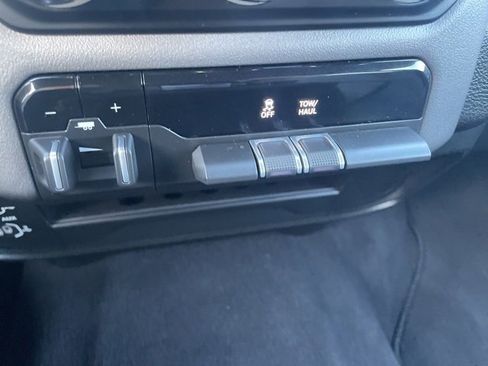 Used 2024 RAM 2500 Big Horn w/ Bed Utility Group image 27