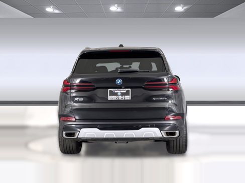 Used 2026 BMW X5 xDrive50e w/ Parking Assistance Package AWD/4WD image 10